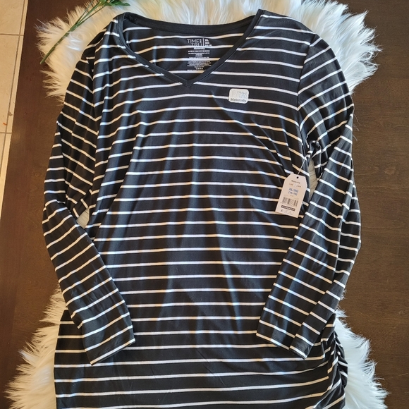 NWT Time and Tru maternity top - Picture 2 of 14